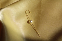 Load image into Gallery viewer, Ear wrap zircon and gold plated one piece
